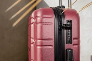 Wie wählt man einen großen Koffer für eine lange Reise aus?