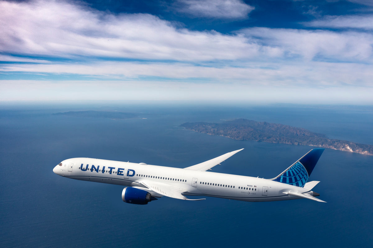 Der CEO von United Airlines sagt, dass ein neuer Passagierentschädigungsplan das Fliegen weniger sicher macht