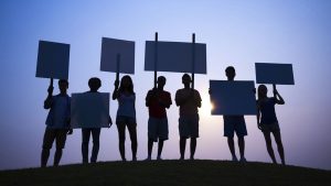 Flugbegleiter sind zum Streik bereit, wenn die Arbeitsvertragsverhandlungen ins Stocken geraten