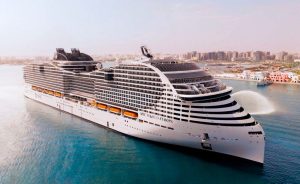 MSC World Europa schließt zum ersten Mal Landstrom im Mittelmeer an