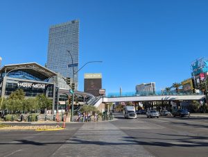 Las Vegas verbietet Menschen das Anhalten auf Fußgängerbrücken
