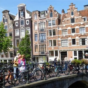 Inmitten des Overtourism reduziert Amsterdam Flusskreuzfahrten
