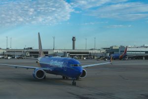 Beamte von Oakland genehmigen Namensänderung für den Flughafen der Stadt