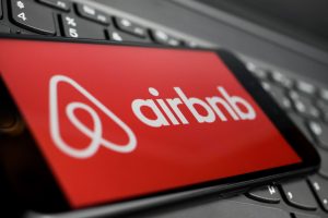 Spanien bestellt Airbnb, um fast 66.000 Ferienwohnungen zu blockieren