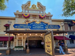 Attraktionsdebüt, neues Showfinale Highlight Highlight Disneylands 70 -jähriges Jubiläumsfeier