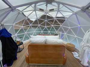 Ich verbrachte die Nacht in einem Glas Iglu auf einer Expeditionskreuzfahrt in Grönland - und die Erfahrung hat dem Hype völlig gerecht