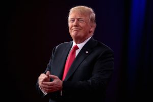 Das neue Reiseverbot von Präsident Trump ist jetzt in Kraft