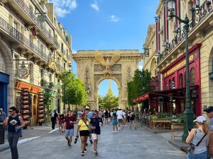 Wie Universal Parks das 25-jährige Jubiläum des Harry-Potter-Films feiert