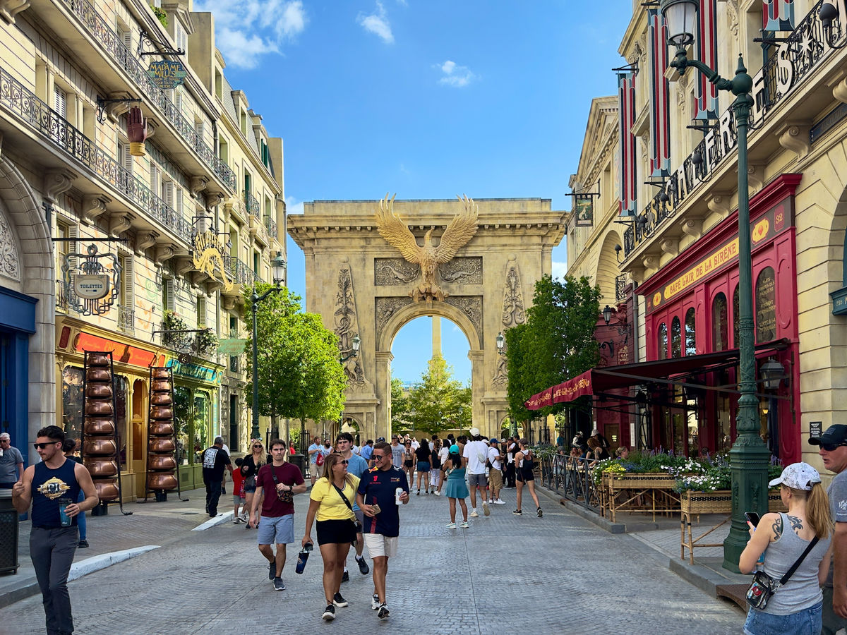 Wie Universal Parks das 25-jährige Jubiläum des Harry-Potter-Films feiert