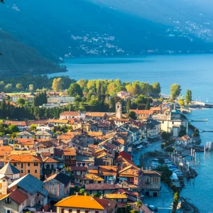 Italiens unbesungener, weitläufiger See: botanische Gärten, dramatische Inseln, lebhafte Städte und seltener Käse