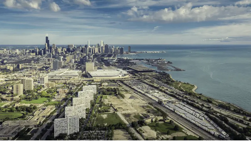Chicago und Lake Michigan aus einem Hubschrauber gesehen