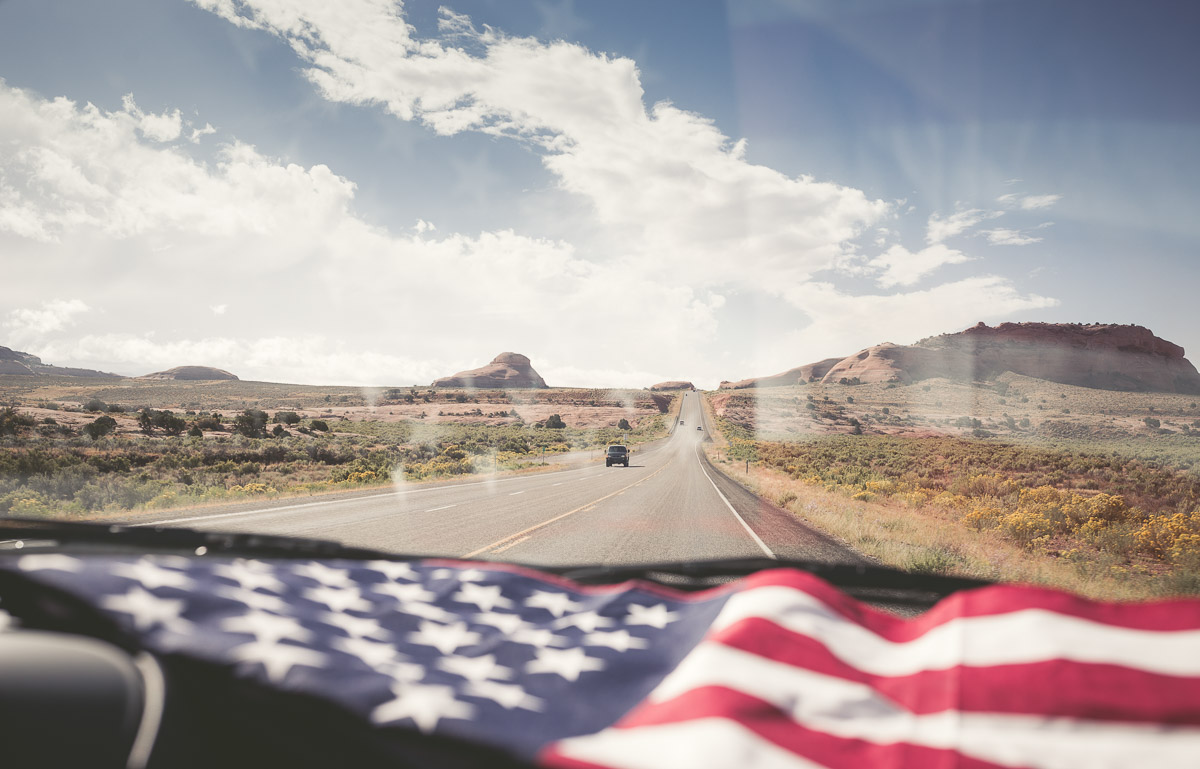 How to Stay Connected on an Epic US Road Trip: The Ultimate Backpacker Data Guide (2026)