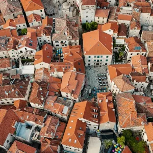 Die bezaubernde, ummauerte Stadt, die sich im Jahr 2026 still und leise zu einem der glücklichsten Orte Europas entwickelt hat