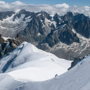 Allein in den französischen Alpen unterwegs: Wo man Ski fährt und eine tolle Zeit hat