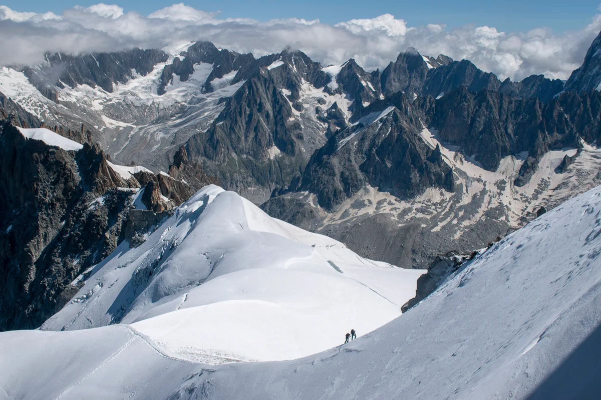 Going Solo in the French Alps: Where to Ski and Have a Great Time 