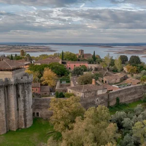 Zarza de Granadilla: eine leere Stadt, Perrunillas und ein Sternerestaurant