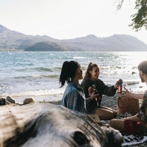 Alles, was wir diesen Sommer tragen, tun, essen und trinken wollen (bevor der Sommer vorbei ist).