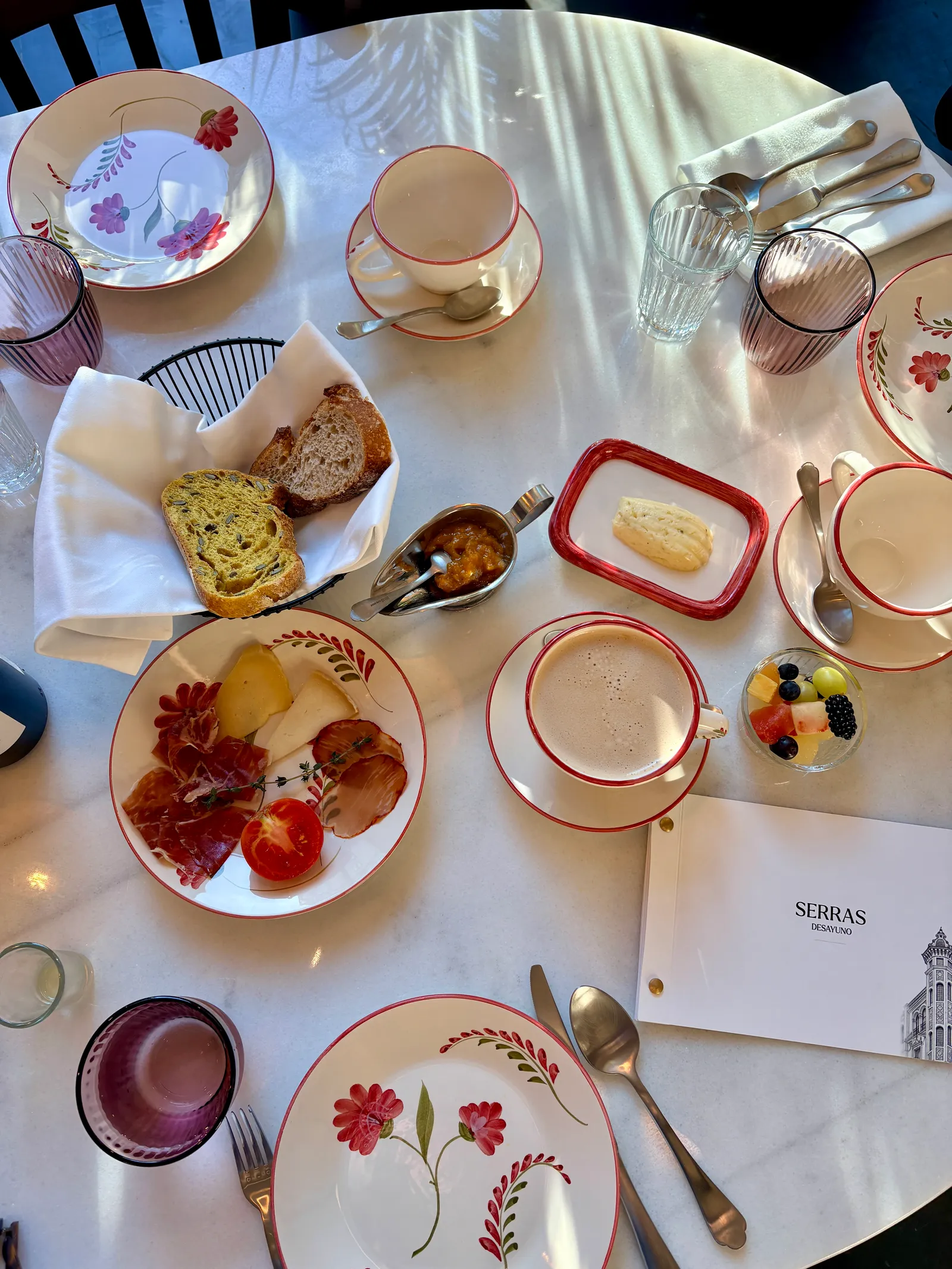 Frühstück Serras Sevilla