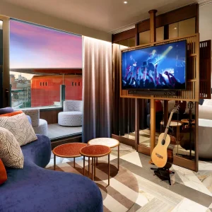 Herbst im Stil des Hard Rock Hotel Madrid: einzigartige Cocktails, Live-Musik und urbanes Flair