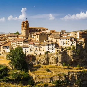 Villarluengo (Teruel) und sein „Balkon der Außenseiter“: der Maestrazgo mit einer Prise Humor