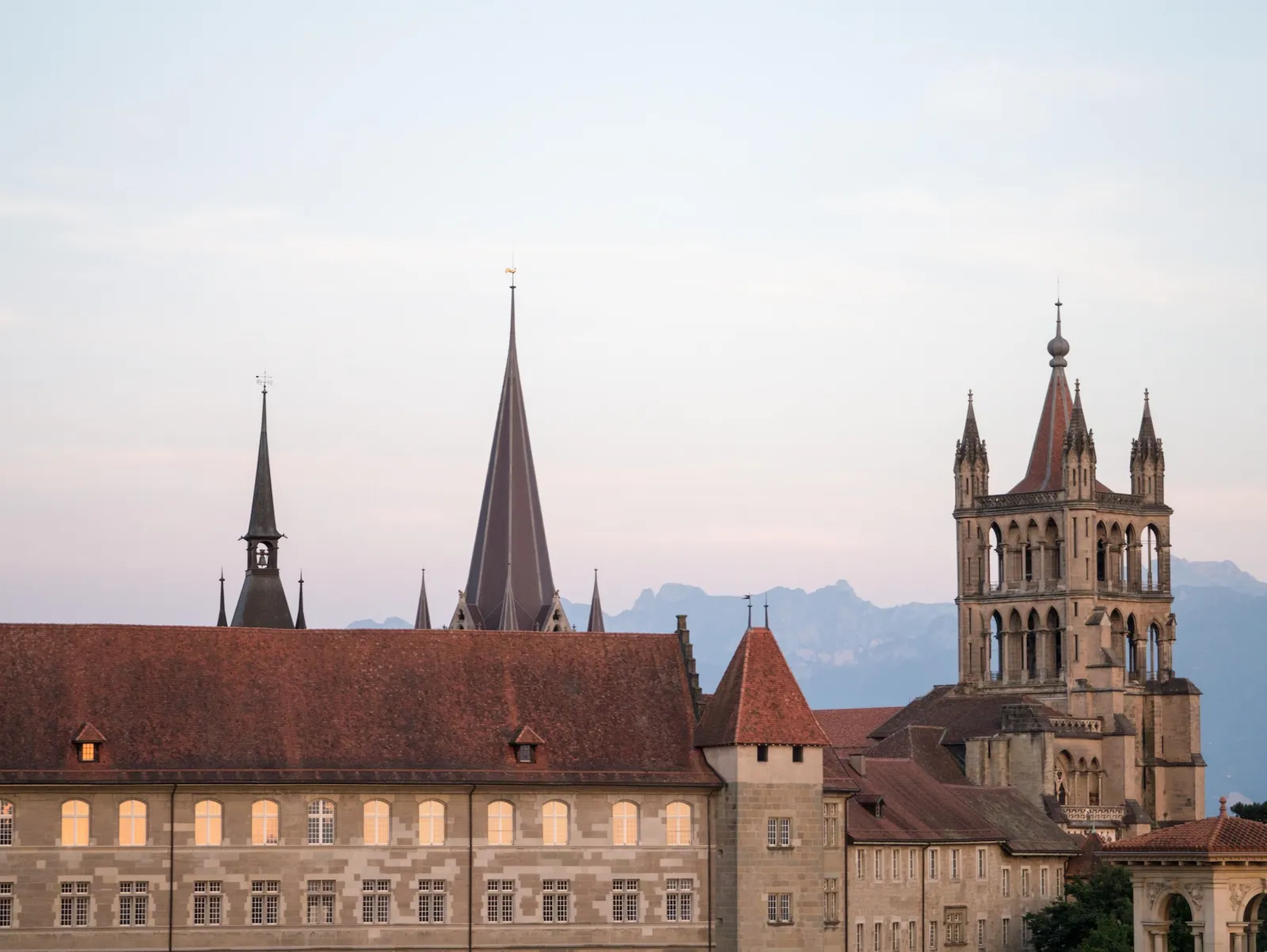 Die typische gotische Kathedrale von Lausanne in der Schweiz.