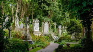 In Londons „Magnificent Seven“: Die viktorianischen Friedhöfe wurden zu versteckten grünen Oasen